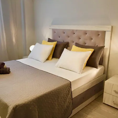 Nicolas City Apartment